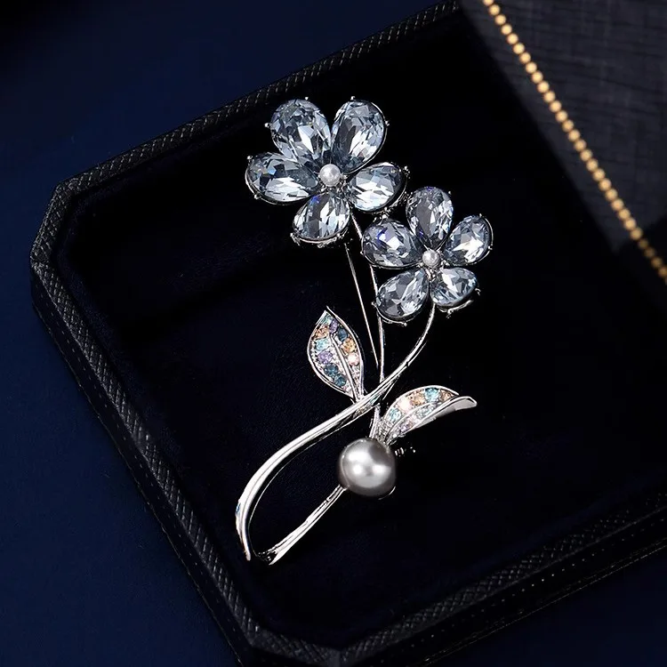 Europa en de Verenigde Staten Youshuangxing broche high-end vrouwen prachtige imitatie kristal bloem corsage niche ontwerp pin c