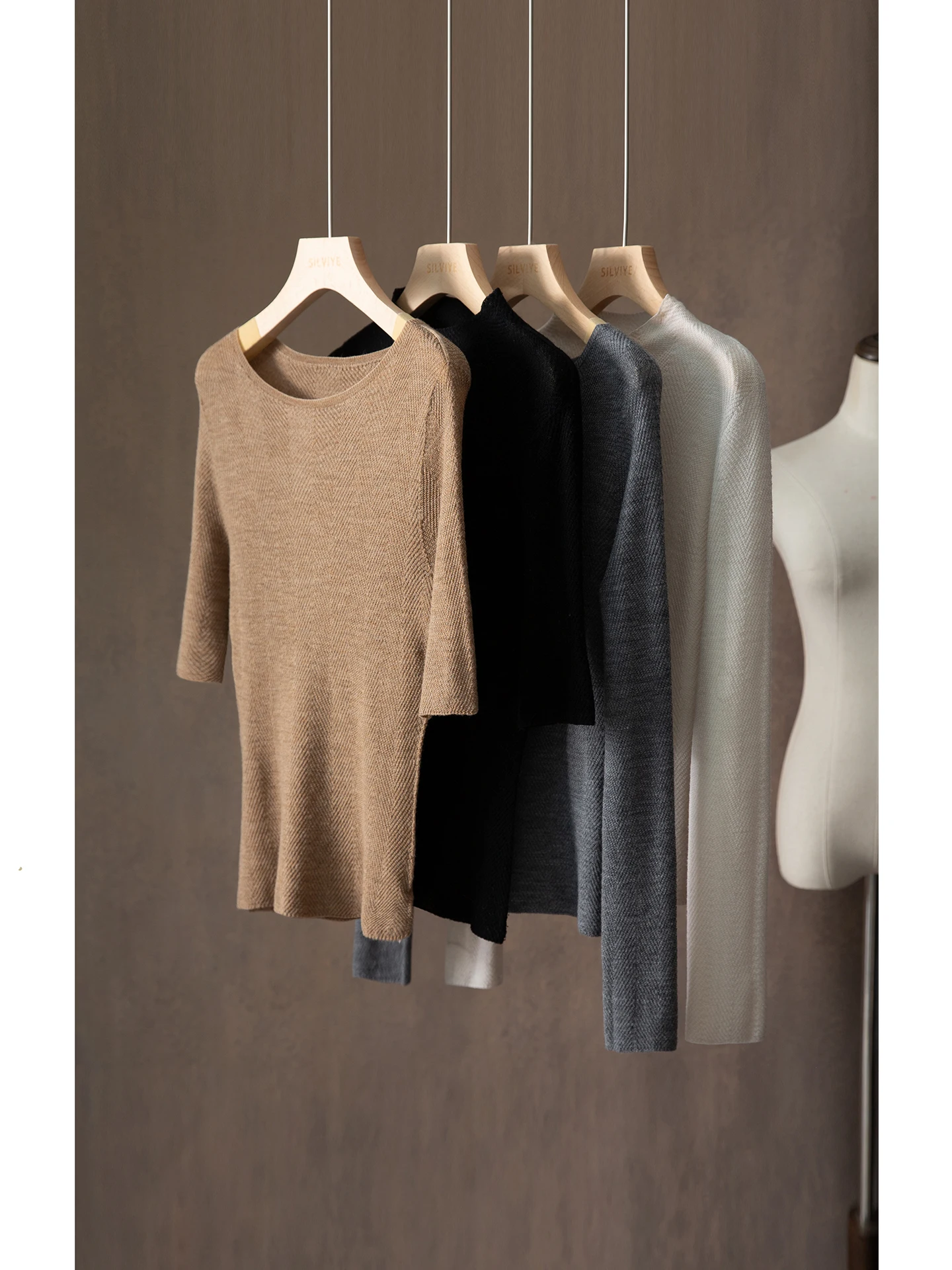 

SILVIYE Women's Wool Knitwear ort Sve f High Collar Sl 00% Camere Ultrine Fibone Pattern Casual Sle