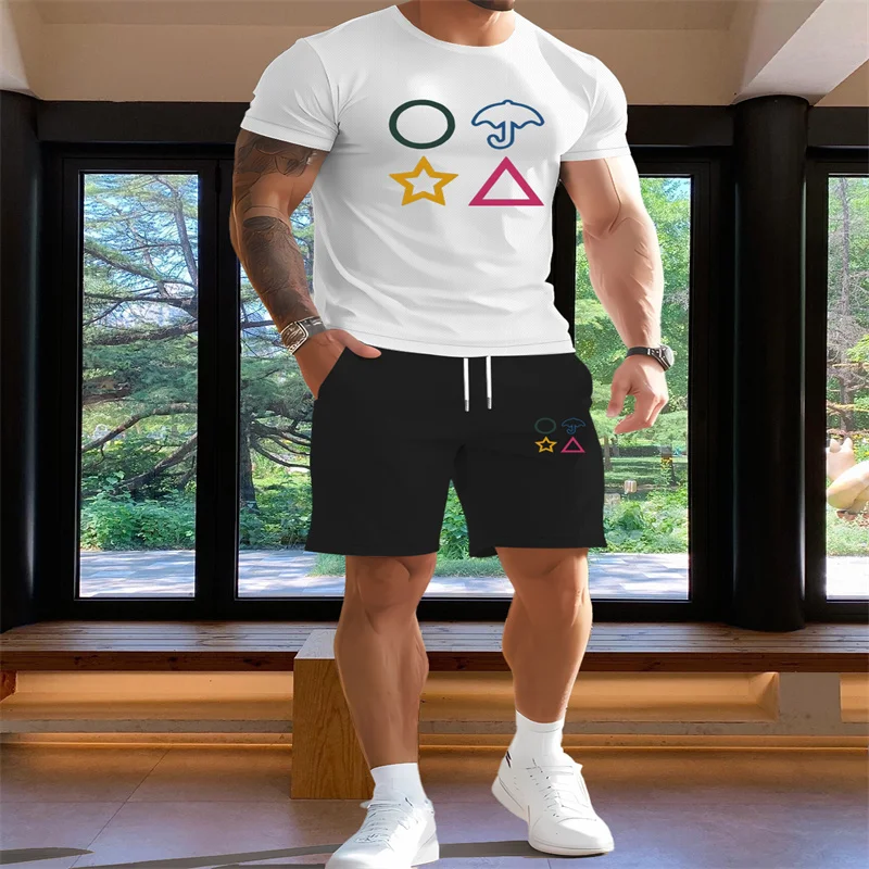 2025年メンズ夏用ラウンドネック半袖Tシャツと5分丈ショートパンツのスポーツスーツ、ファッショナブルなアウトドアカジュアルツーピースセット