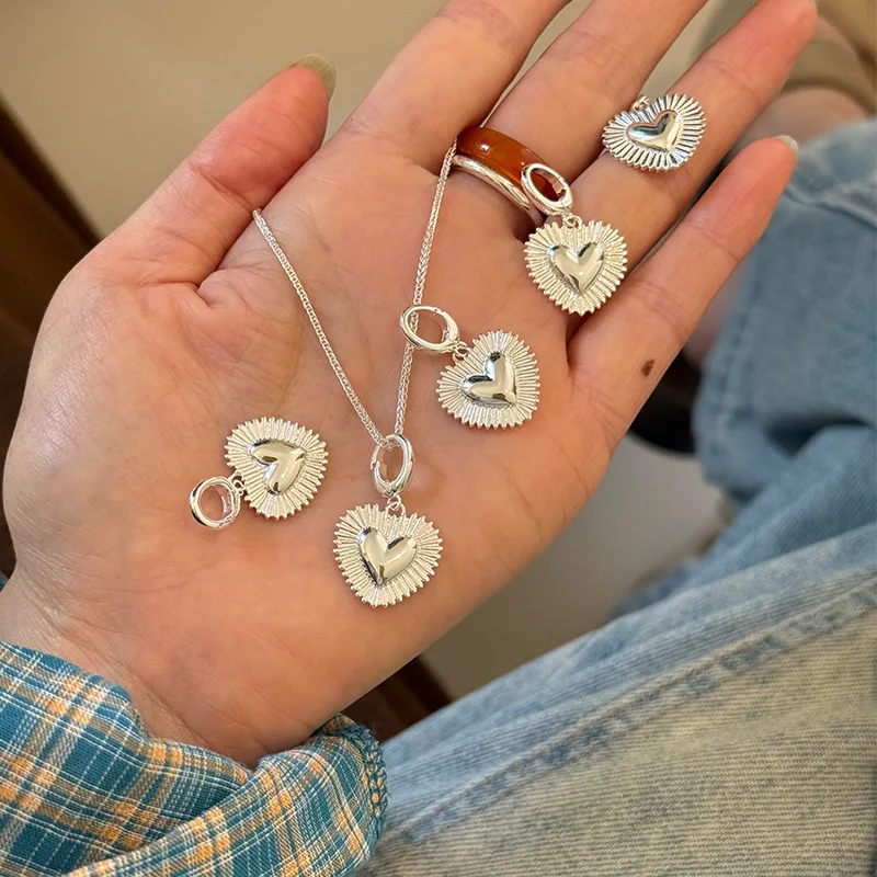

925 Silver Ribbed Heart Charm Silver Heart Sunburst Dangle Bead for DIY Bracelet Necklace Women's Jewelry Gift 925 Silver Charm