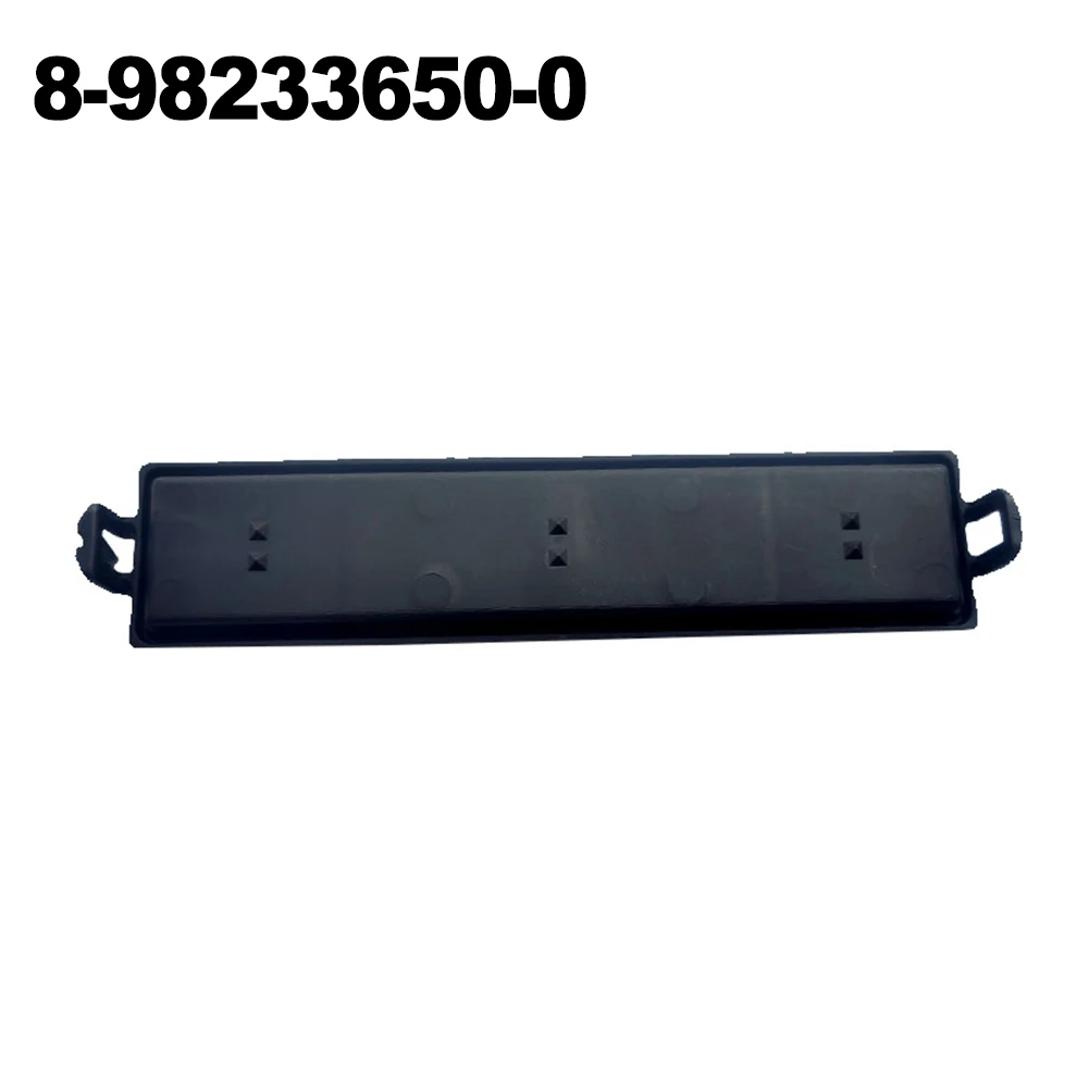 غطاء فلتر هواء لمقصورة السيارة لسيارة ايسوزو 8- 98233650 -0 لـ D-Max 2012-2018 ABS غطاء مرشح A/C أسود ملحقات السيارات ﻿