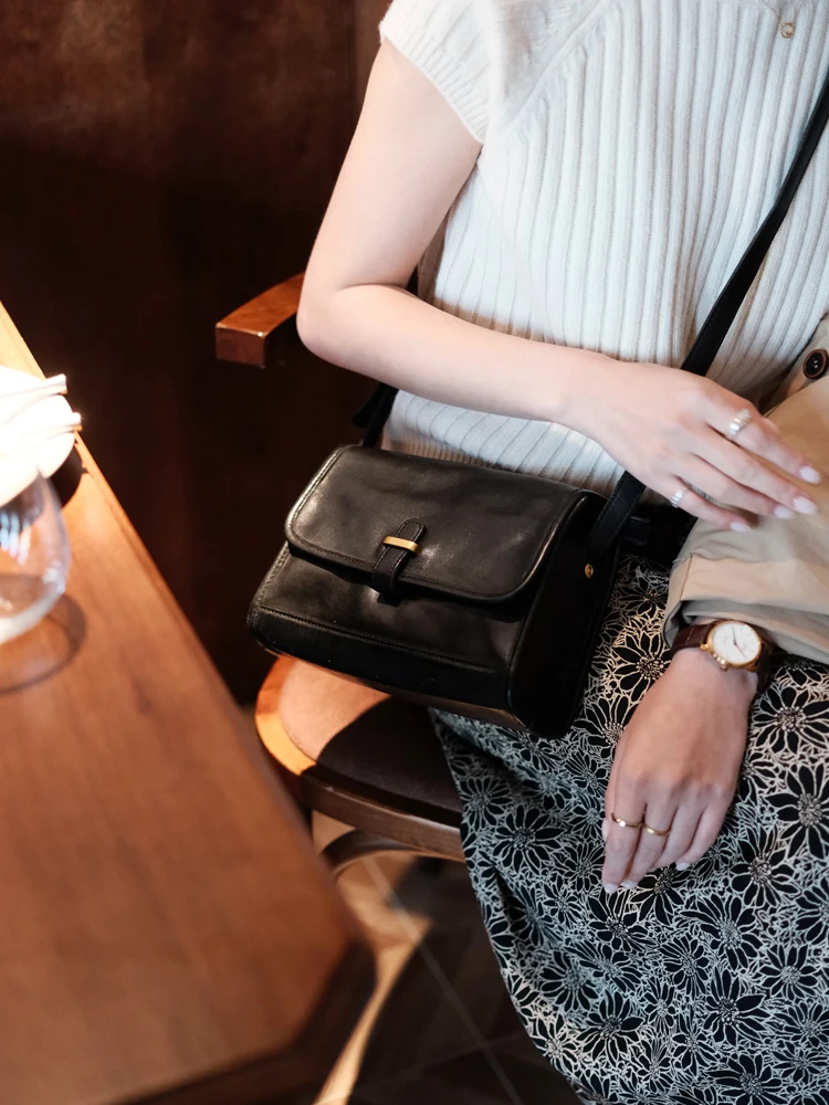 

outdoor daily travel work genuine leather women's commuter crossbody bag Vintage casual handmade cow leather shoulder bag