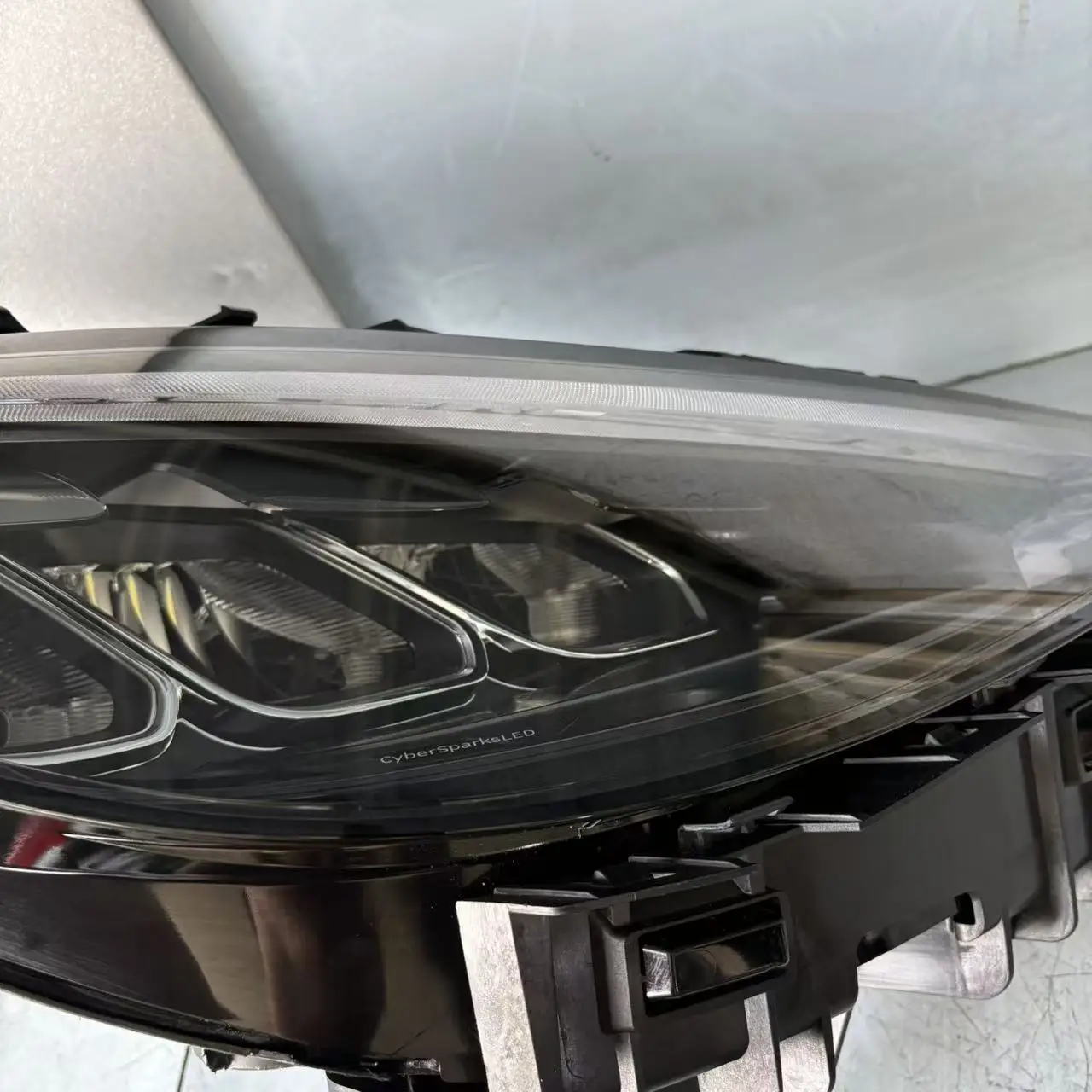 Applicable to smart 3 headlight assembly standard version no lens low version headlight