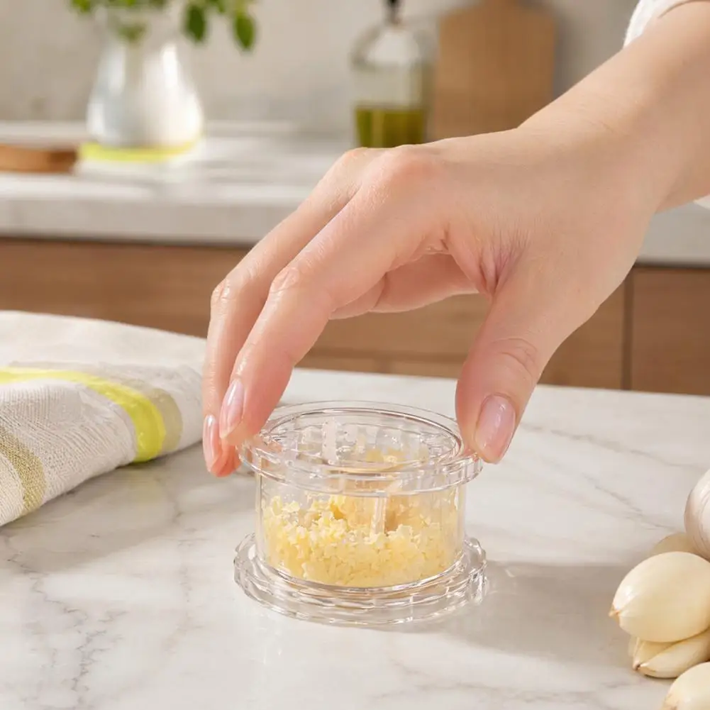 Garlic Masher Garlic Mincer Tool with Rotating Crusher Ginger Herb Grinder Transparent Easy-clean Garlic Twister Masher Small