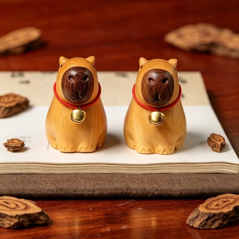 Gold Sandalwood Capybara Figurine Decorations