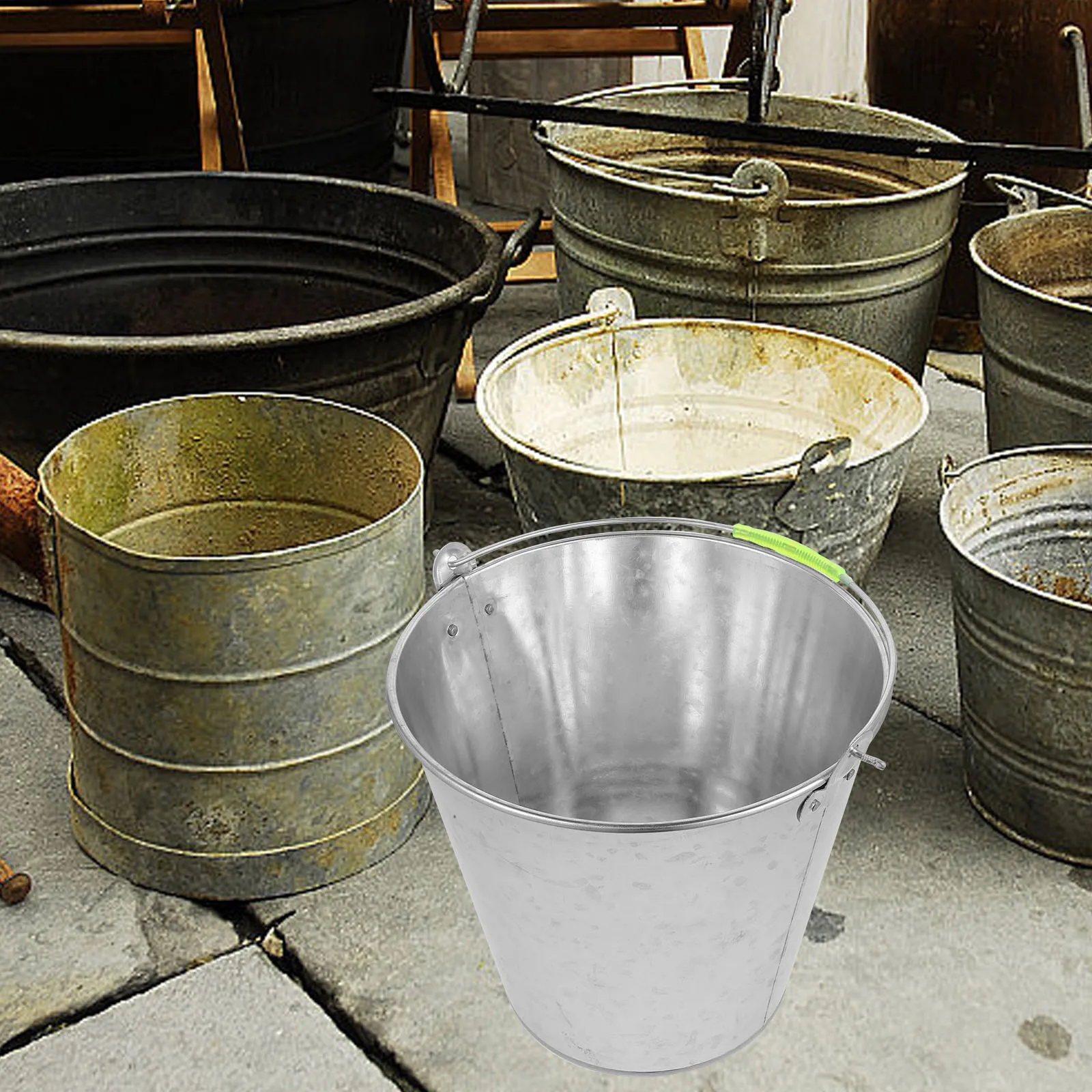 

Metal Water Bucket with Handle Sturdy Lightweight Portable Bucket for Laundry Dormitory Beach Sand Gardening Multipurpose