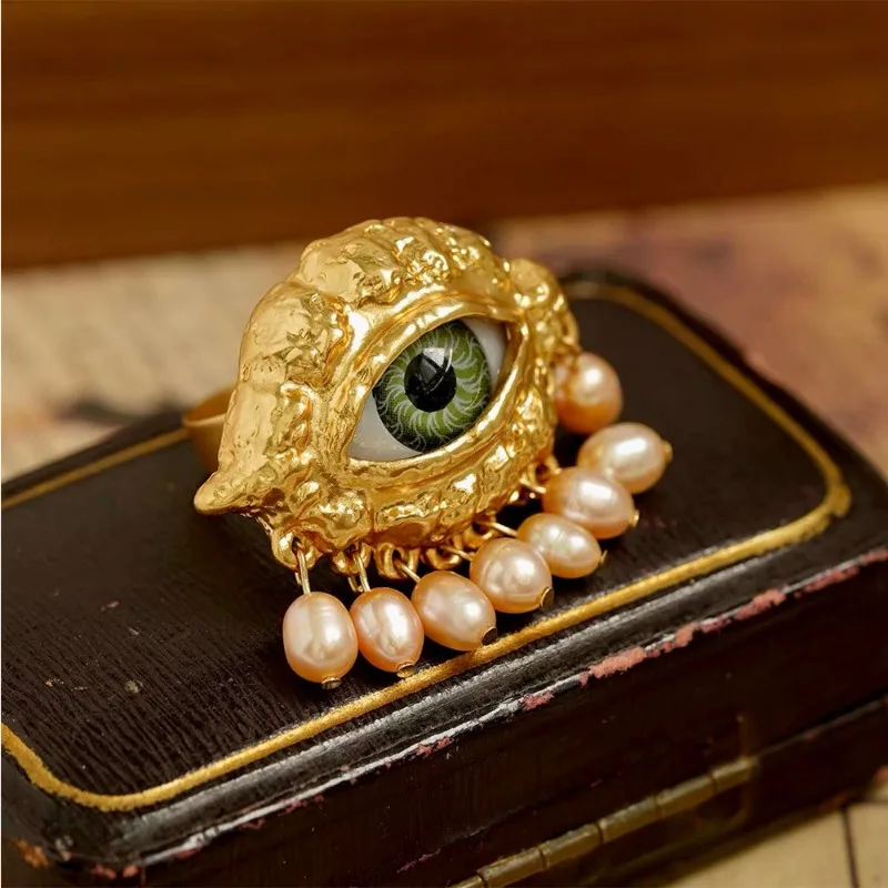 Women Men Vintage Eyes of Demon Brooch Pins Exaggerated Trendy Style Imitated Pearl Delicate Tassels Metal Badge Jewelry