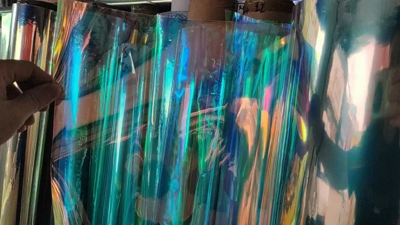 Imagen 5: Grueso sintético de los materiales 0.3m m de la película iridiscente del PVC