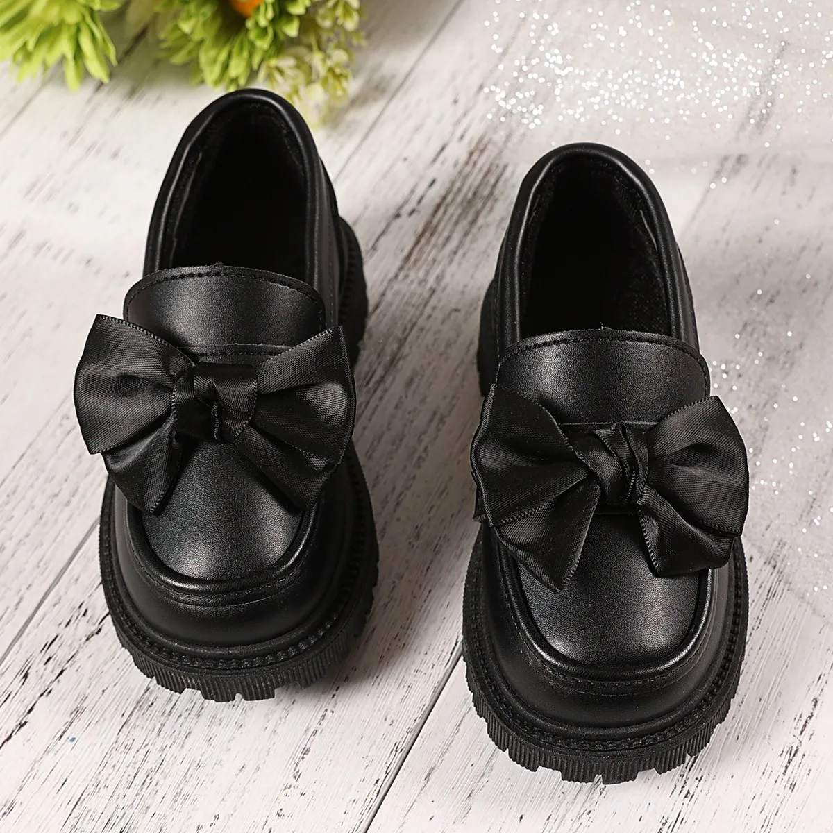 

Girls Flat Shoes Round Toes Sweet Bows Kids Leather Shoes Soft Sole 2025 Autumn New Children Princess Shoes Comfortable Elegant