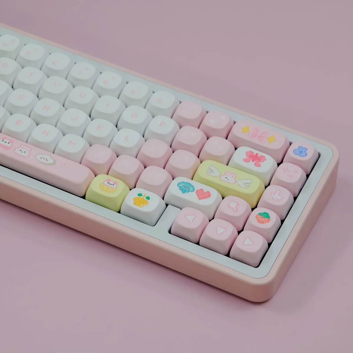 

Pixel Baby Pink PBT Keycaps 126 Keys Cute Cartoon Keycaps MAO Profile Sublimation Utline Keycaps Set for MX Mechanical Keyboard
