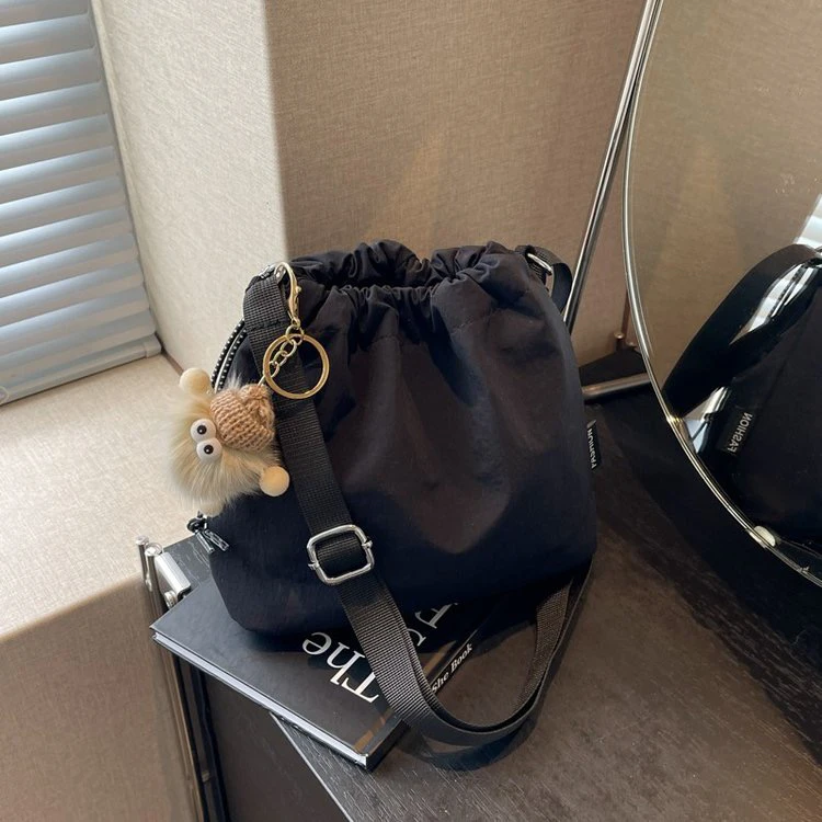 حقيبة دلو عصرية من النايلون للنساء، حقيبة كتف واحدة للطلاب، نمط كاجوال، قماش أكسفورد ناعم قابل للغسل