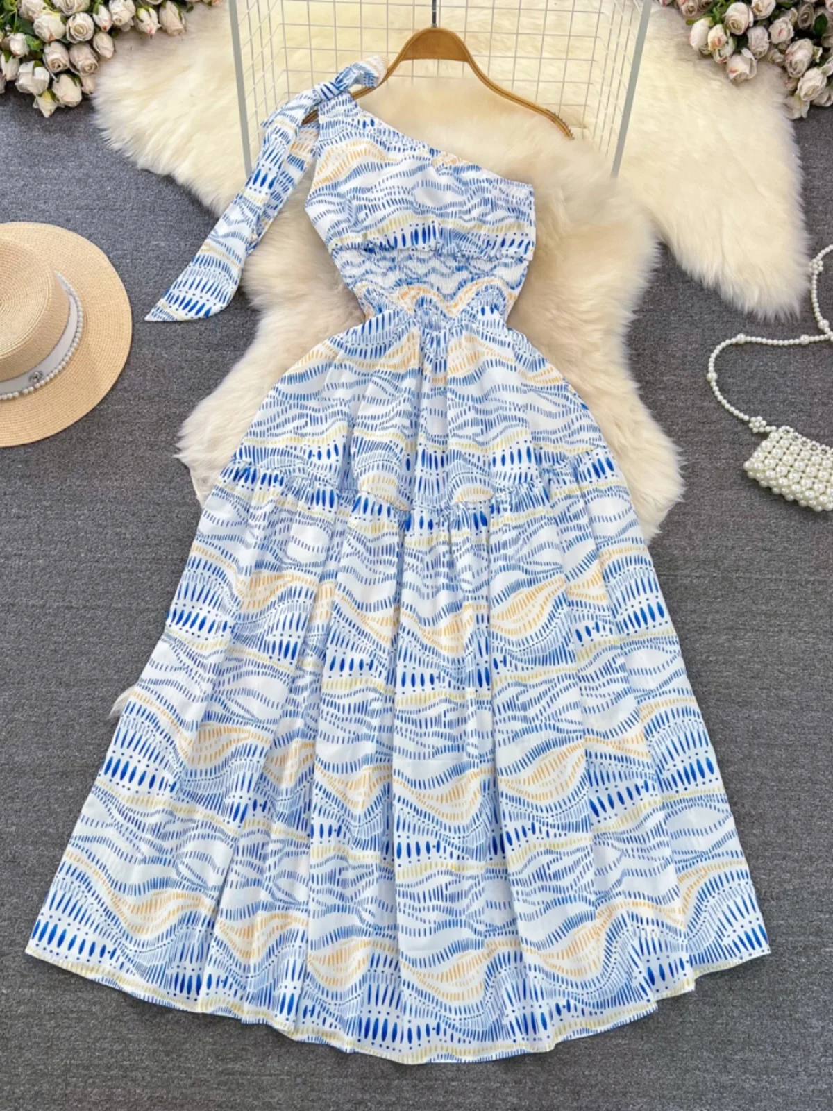 فستان أنيق للتخسيس على شكل حرف A مطبوع مع ياقة جانبية مكشوفة الكتفين تنورة طويلة فستان حفلات أنيق فاخر بسيط