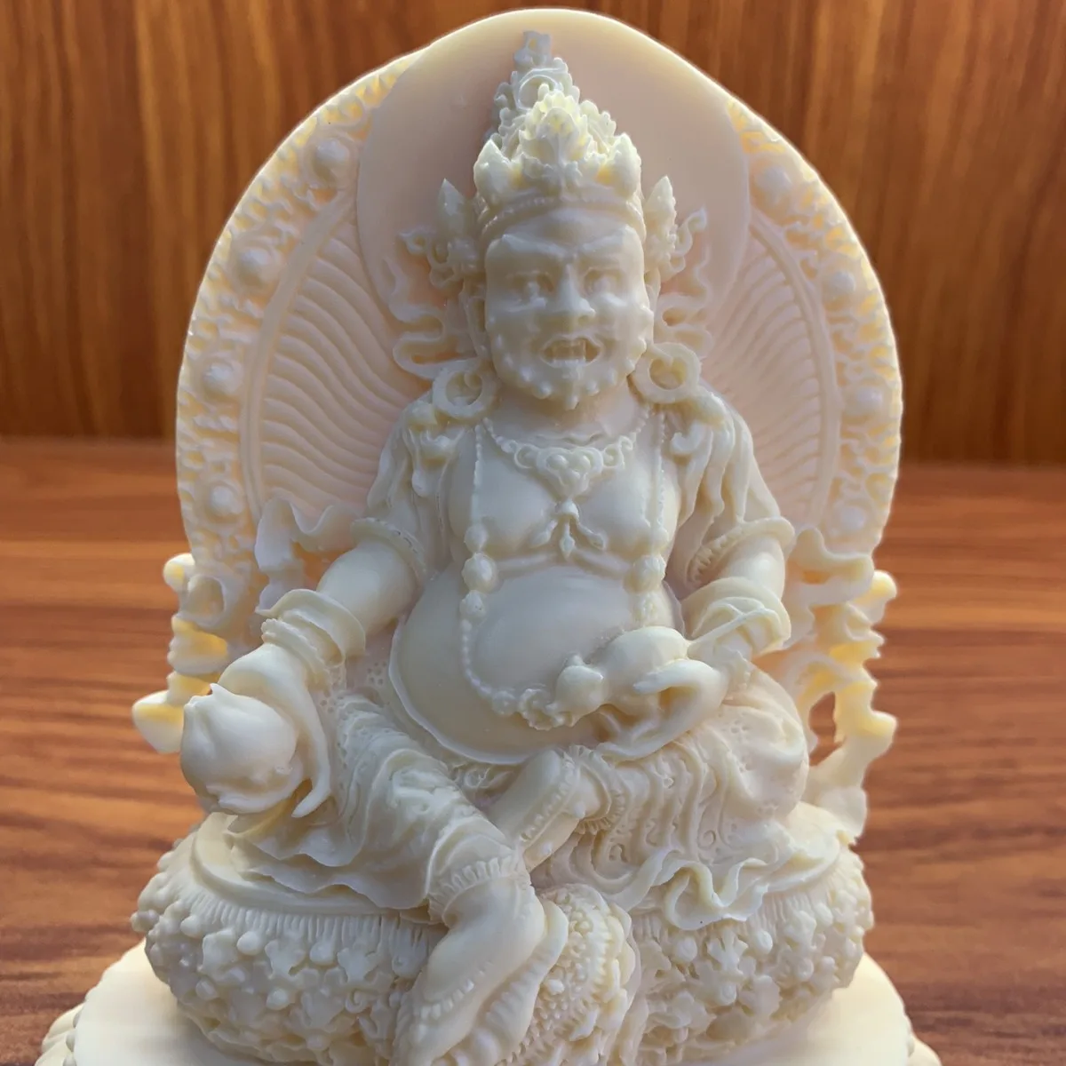 Ivory Nut Carved Yellow Jambhala Statue 13*11*5cm Home Desktop Wenwan Craft Ornament Wealth Blessing Table Decor