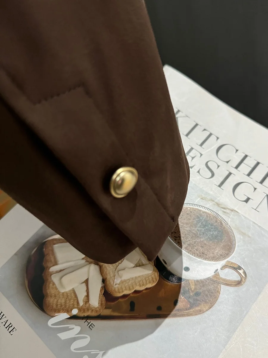 Casaco Curto Feminino de Camurça Bury para Primavera/Outono, Estilo Retrô, Roupa de Trabalho, Cor Pura, Corte Reto, Manga Longa, Fechamento com Botões