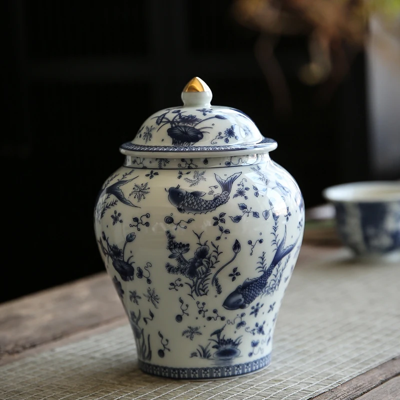 Chinese Vintage Blue and White Porcelain General Jar Ceramic Ginger Jar Airtight Storage Tank Porcelain Crafts Decoration