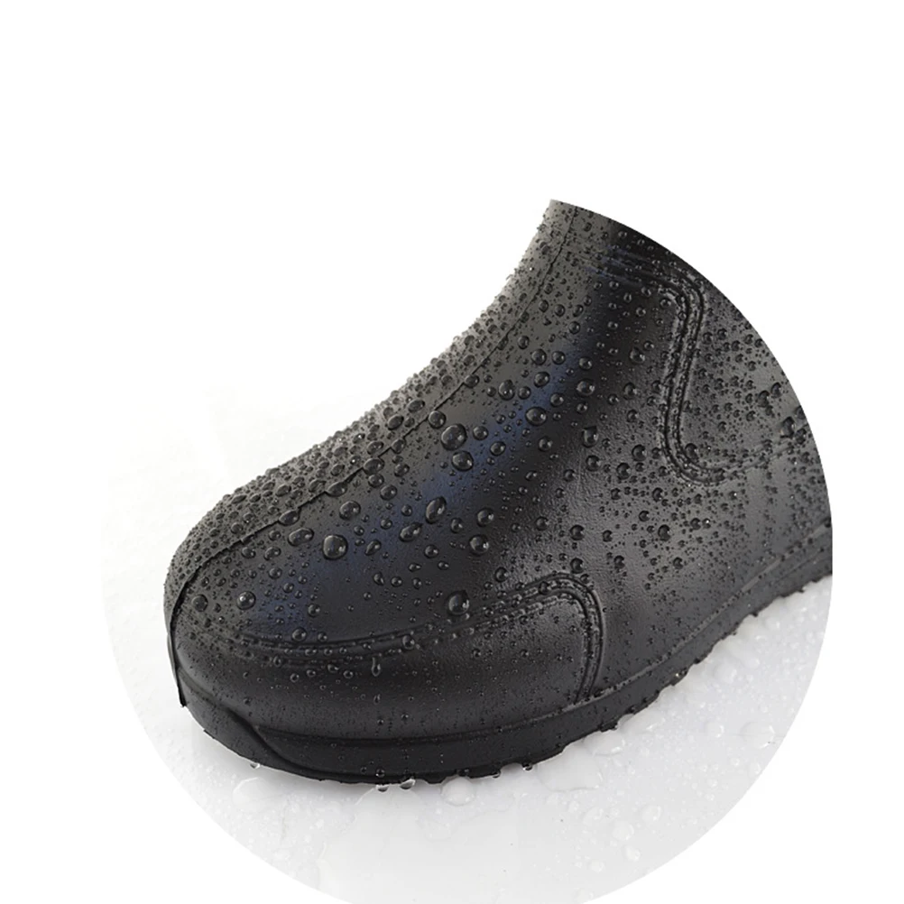 รองเท้ากันฝนกันลื่น 1 คู่ รองเท้าบูททนกรดด่าง ขนาด 42 สีดำ สวมใส่สบาย หัวรองเท้าทรงกลม ส้นหนา แข็งแรง
