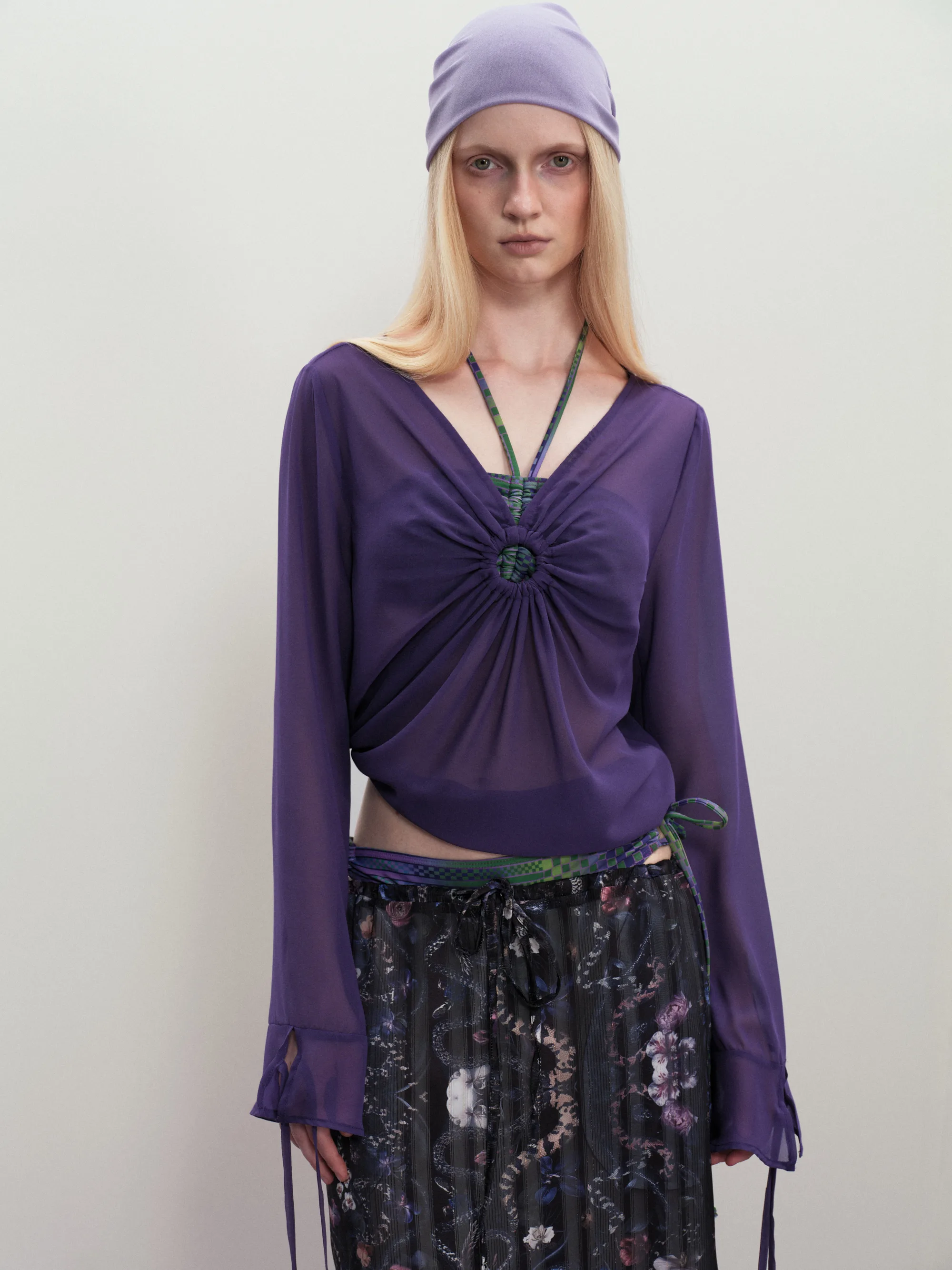 

Свободная женская футболка с v-образным вырезом, фиолетовая, летняя, легкая, с защитой от солнца, повседневная, плиссированная, из полиэфирного волокна