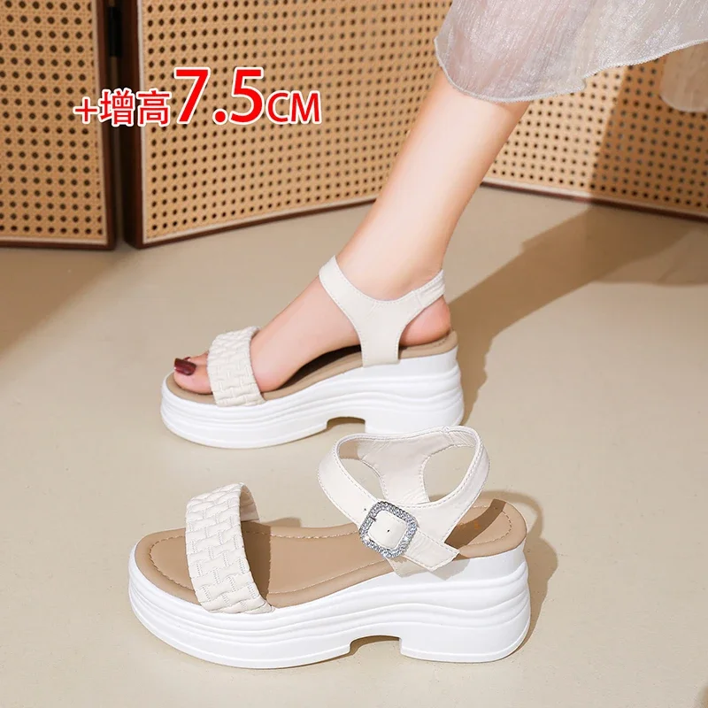Friend Gathering Ladies Summer Slippers Anti Slip Fashionable Appearance for Outdoor Meetings Neighborhood Stroll and Leisure