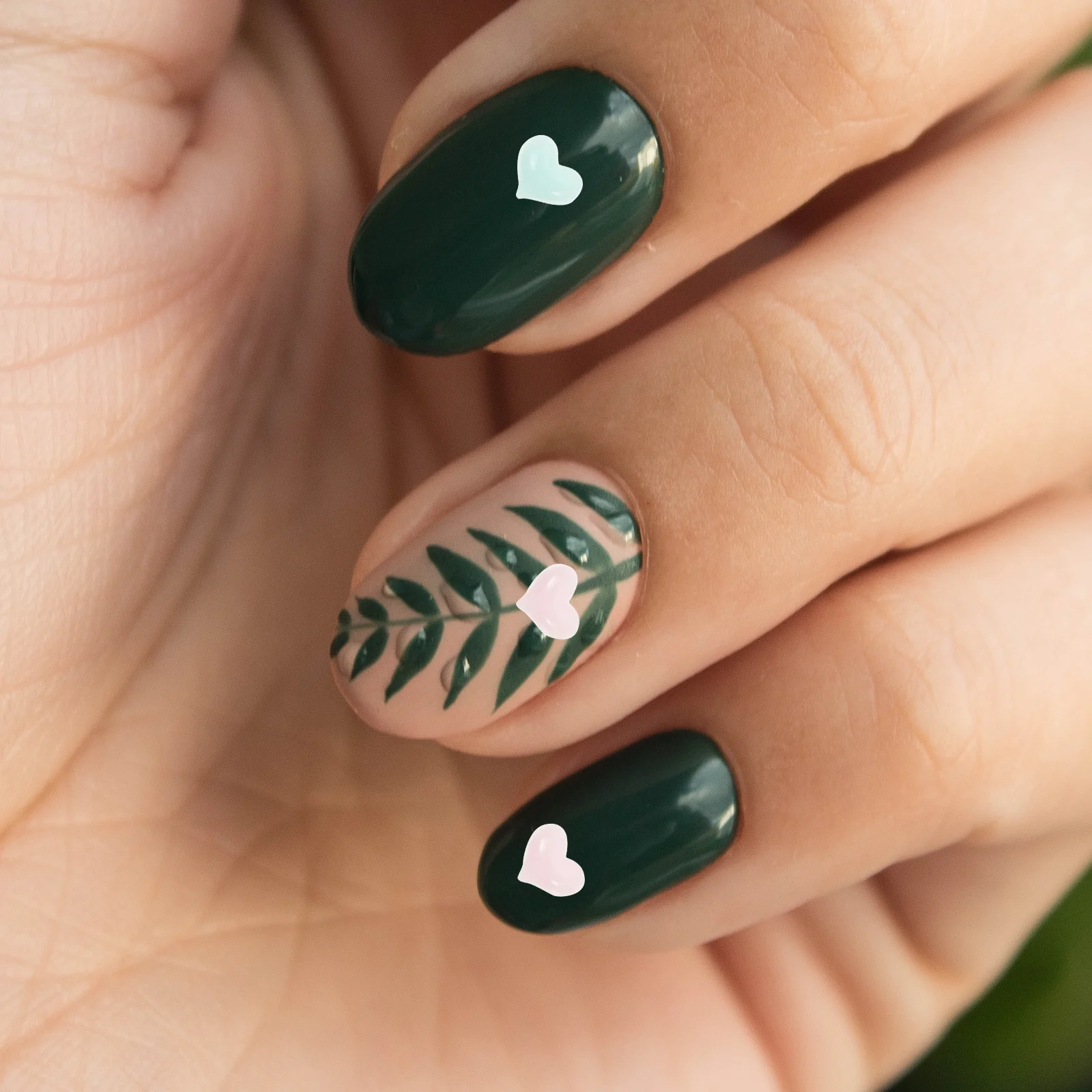 1 صندوق من سحر الأظافر على شكل قلب من الراتنج، خفيف الوزن ومتين، زينة فنية على شكل قلب الحب، مستلزمات مانيكير ذاتية الصنع