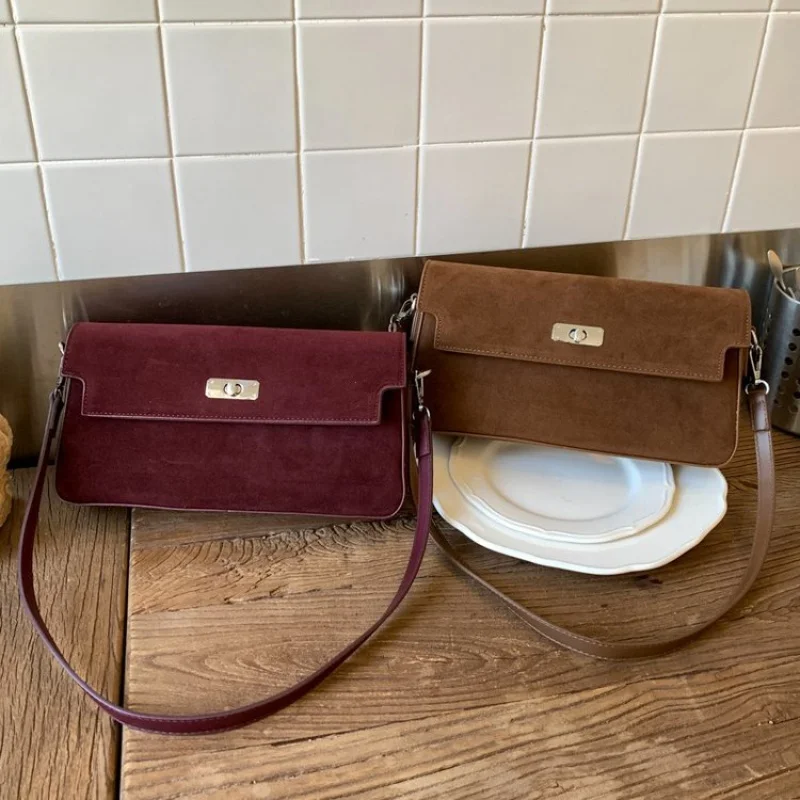 

Luxury Ladies Tote Bag Crafted From Premium Leather Featuring High-End Paris Neat Vintage Daily Look​