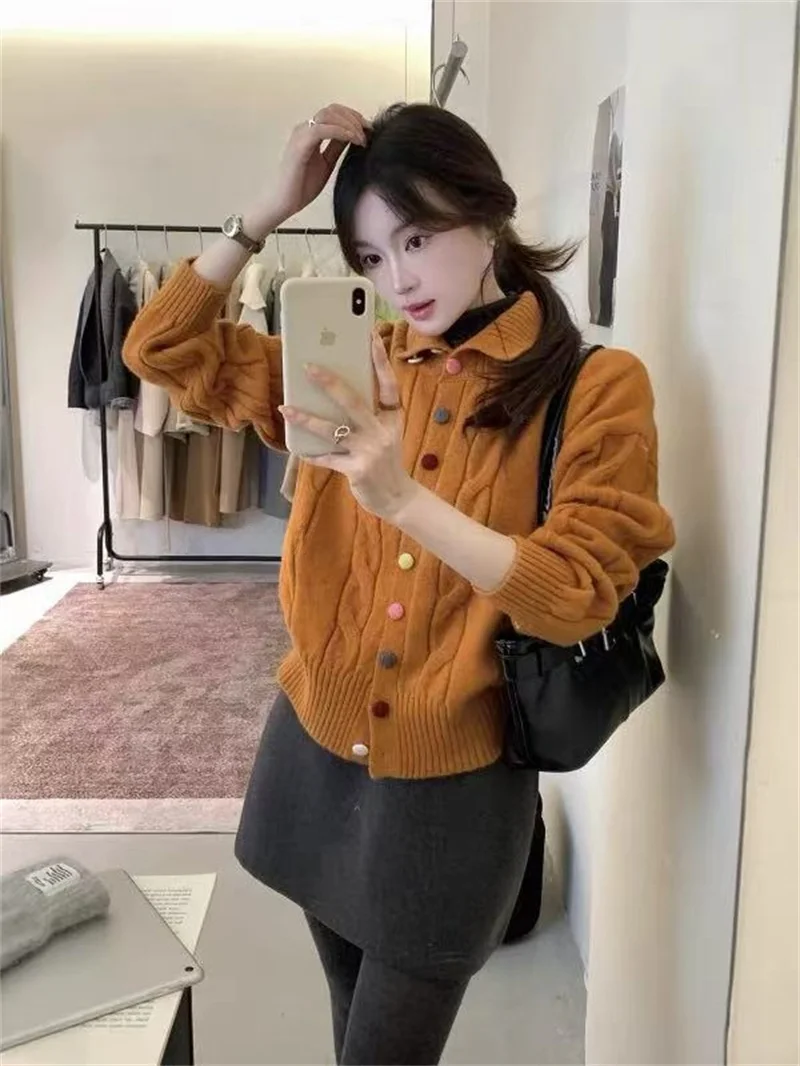 เสื้อสเวตเตอร์ไหมพรมถักทรงหลวมสไตล์เกาหลี  ติดกระดุม  สำหรับผู้หญิง  คอลเลคชั่นฤดูใบไม้ร่วง-ฤดูหนาว  รุ่นใหม่