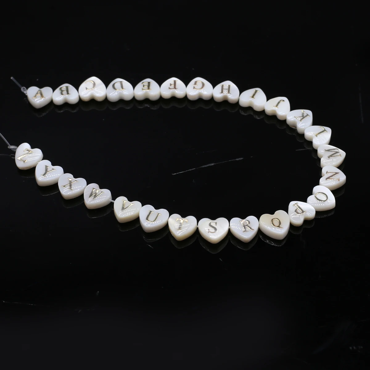Natural Shell Hear Shape Letter Beads Mother-of-pearl Loose Spacer Beads for Women Handmade Necklace Bracelet Jewelry Making