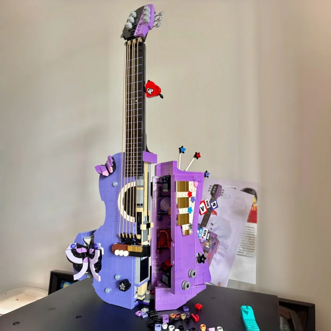 1228pcs Dual Style Instrument Split Design Guitar Combined Acoustic Electric Guitar Building Block Model Toy For Ornament Gifts