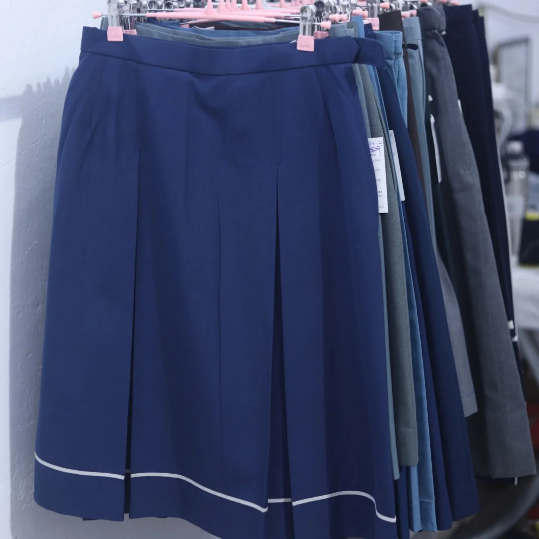 High Quality Japanese Style School Uniform Skirt with Box Pleats And Watercolor Design Mid-Length Straight Leg Long Sleeve