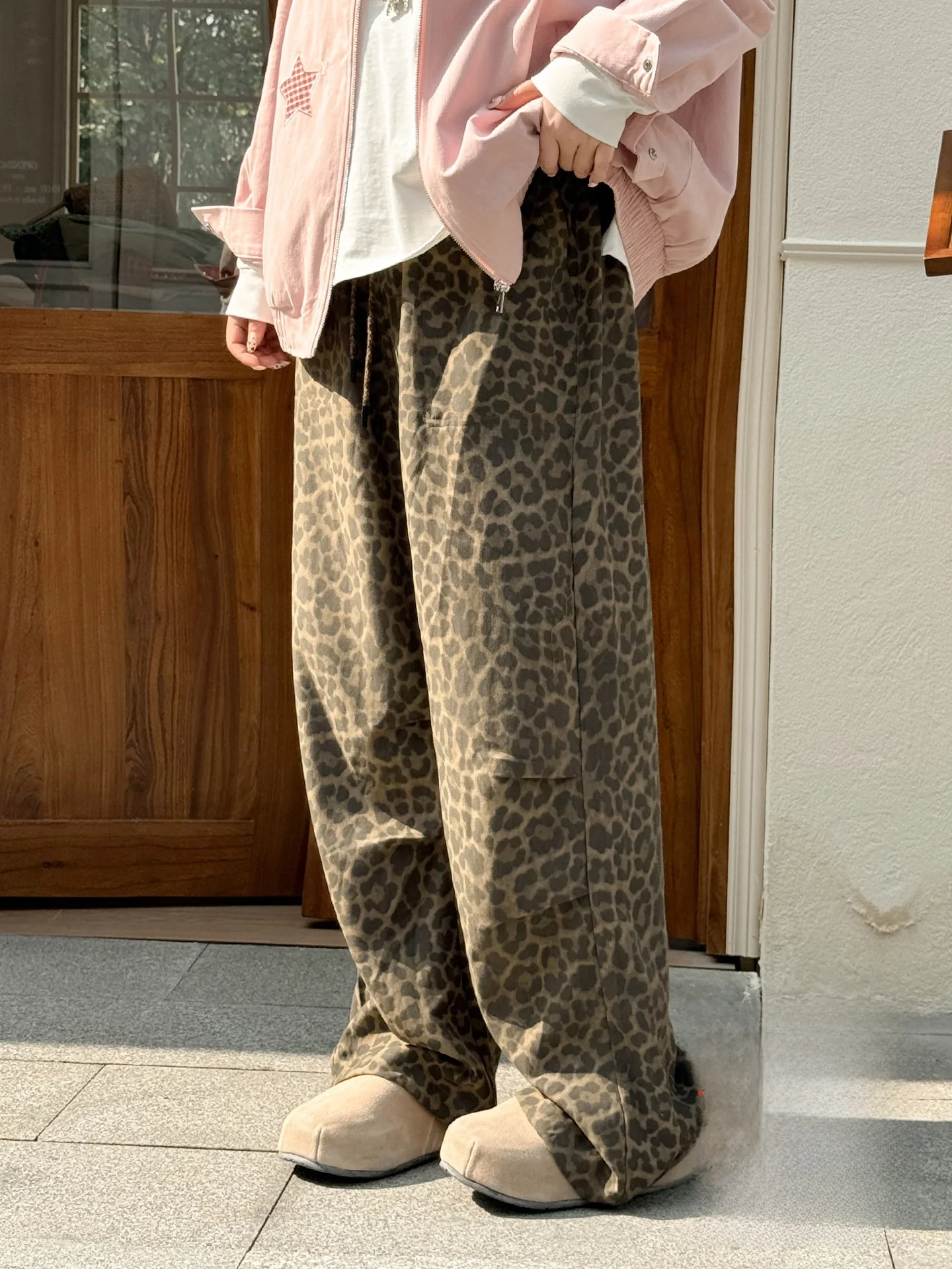 

Брюки с леопардовым принтом в американском уличном стиле, больших размеров, с высокой талией, свободные, широкие, для полных женщин, весенний сезон