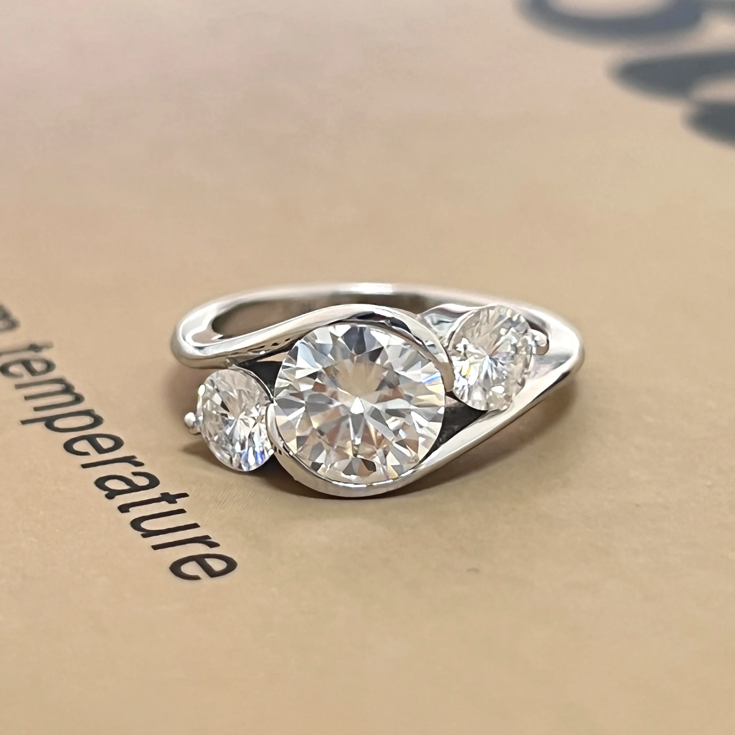 

S925 silver, 3 carats of moissanite, exquisite ring, high-end pendant, perfect gift for girlfriend.