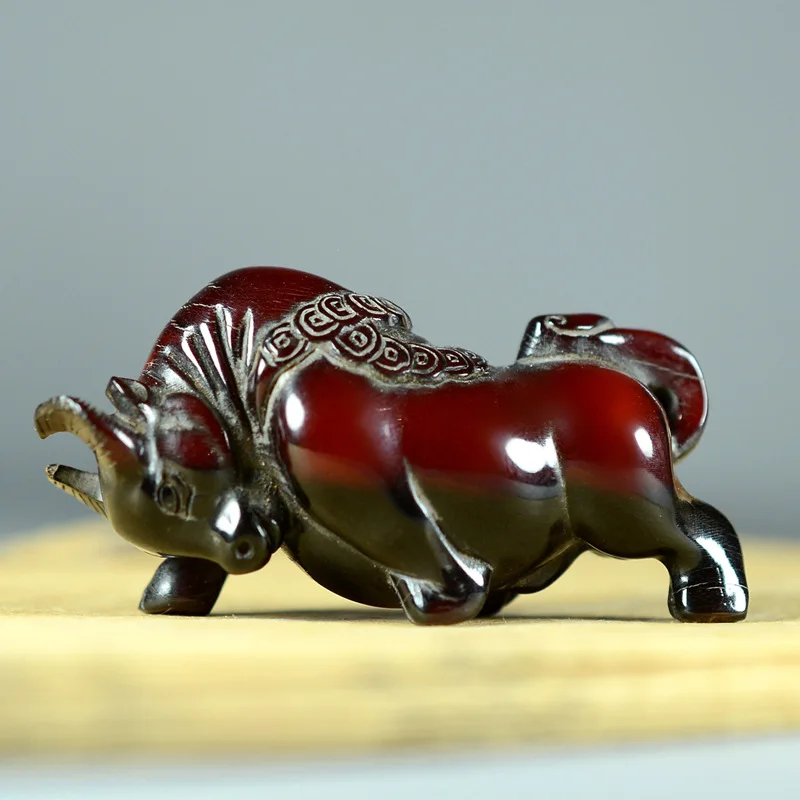 

Tibetan Natural Lucky Bull Ornaments Yak Skull Carved Bullfight Small Horn Hand Pieces Pendant