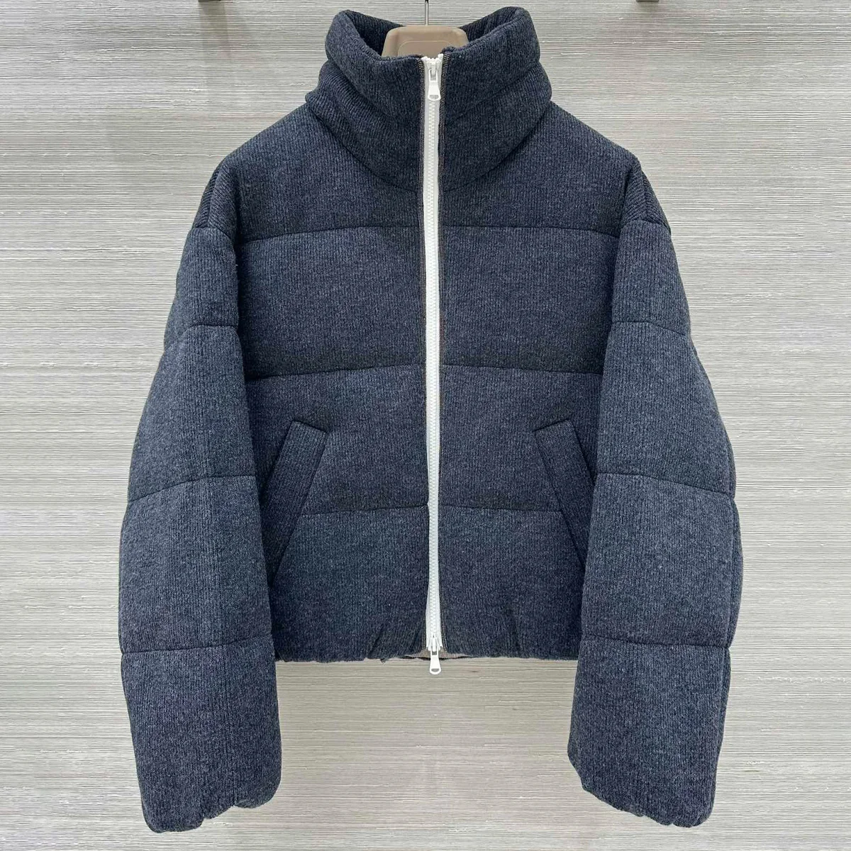 High Quality Women Short Stand Collar Down Jacket Knitted Fabric Thick Warm Winter Puffer Coat lyt2610944