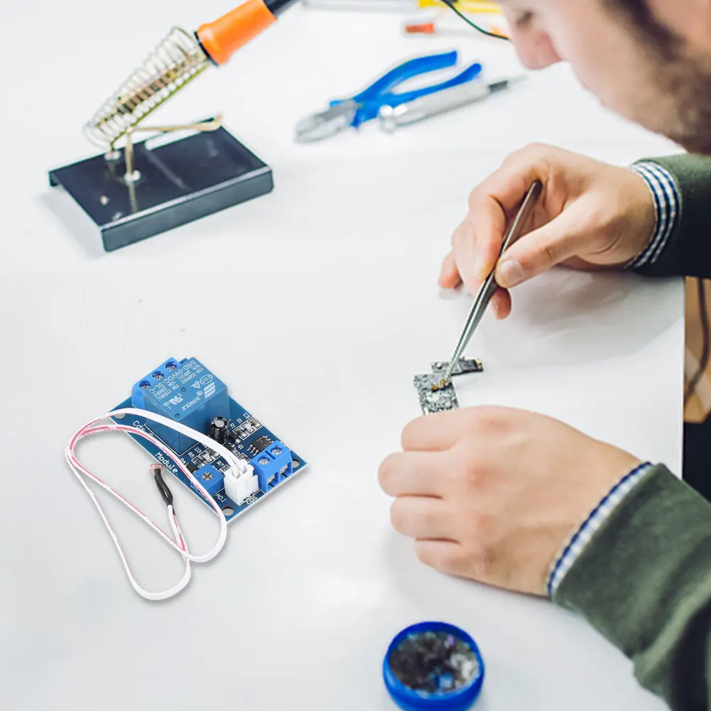 

XH-M131 Модуль автоматического управления яркостью 5 В 9 В 12 В 24 В Переключатель управления освещением Регулируемый фоторезистор Реле обнаружения света