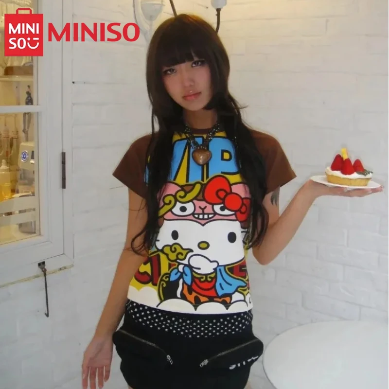 MINISO صيف جديد لطيف الكرتون سانريو مرحبا كيتي تي شيرت مطبوع للنساء قصيرة الأكمام س الرقبة تيز عادية القوطية موضة Y2K القمم