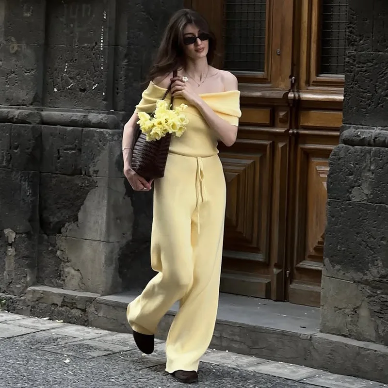 Roupas femininas 2025 verão novo estilo de um ombro amarelo topo cintura alta calças de renda terno roupas de clube Vestidos