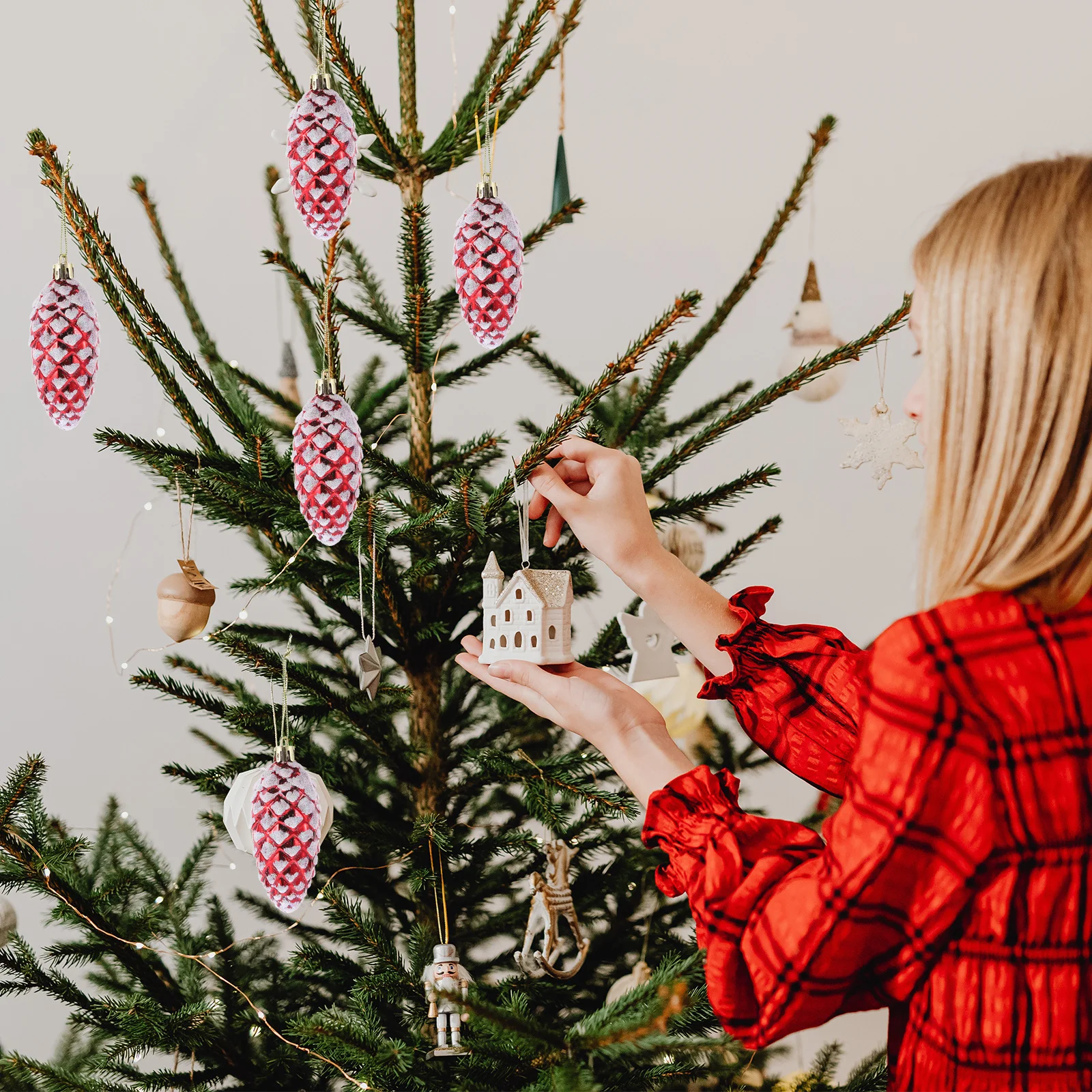 

10Pcs Pine Cones Christmas Hanging Decorations Xmas Ornaments Tree Charms Pendant Xmas Party Hanging Decor Pine Cones for Crafts