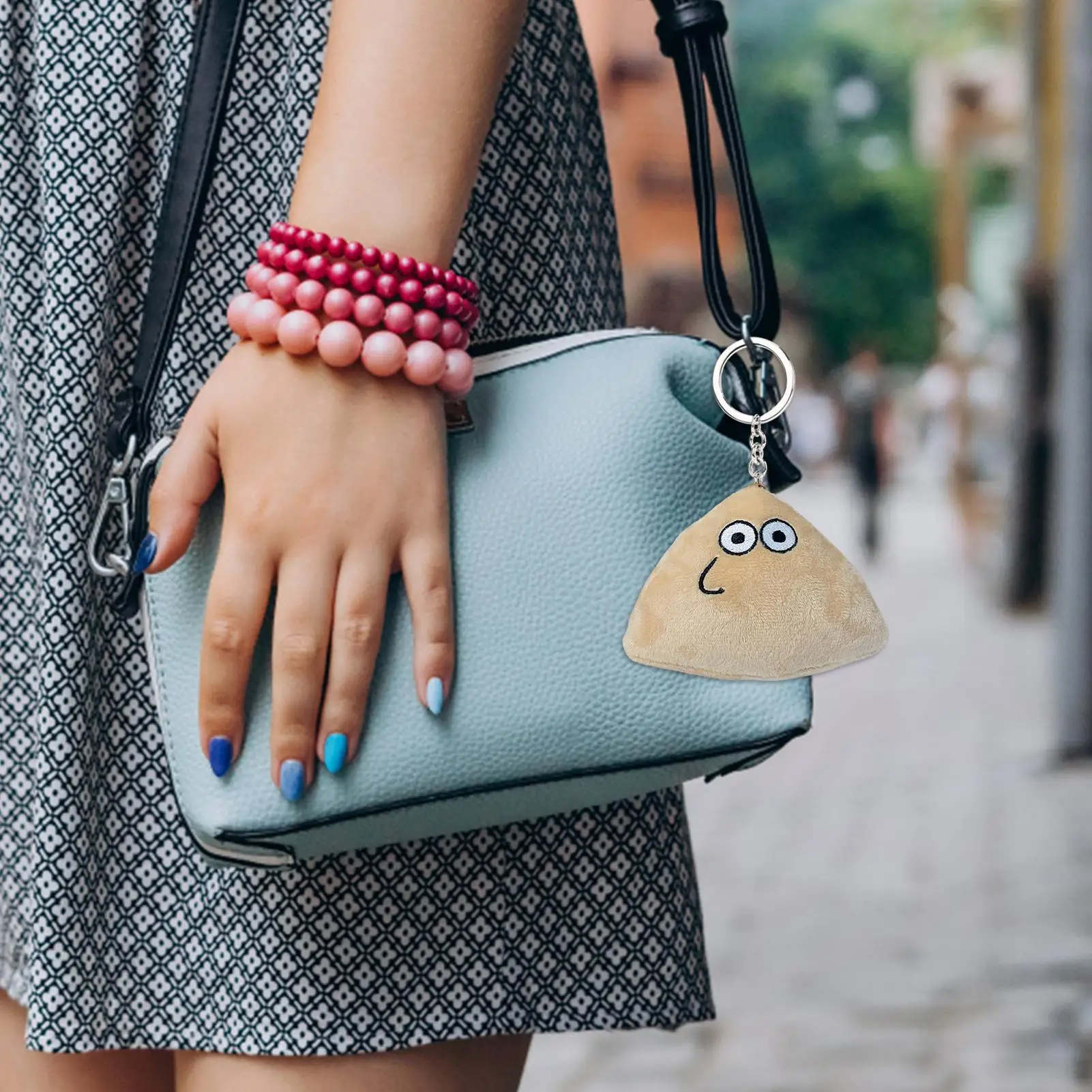 Abalorio para bolso de felpa, llavero con colgante de mochila alienígenas, colgante de moda de 3,9 pulgadas, juego de decoración para fanáticos, niños, niñas, hombres y mujeres para bolso