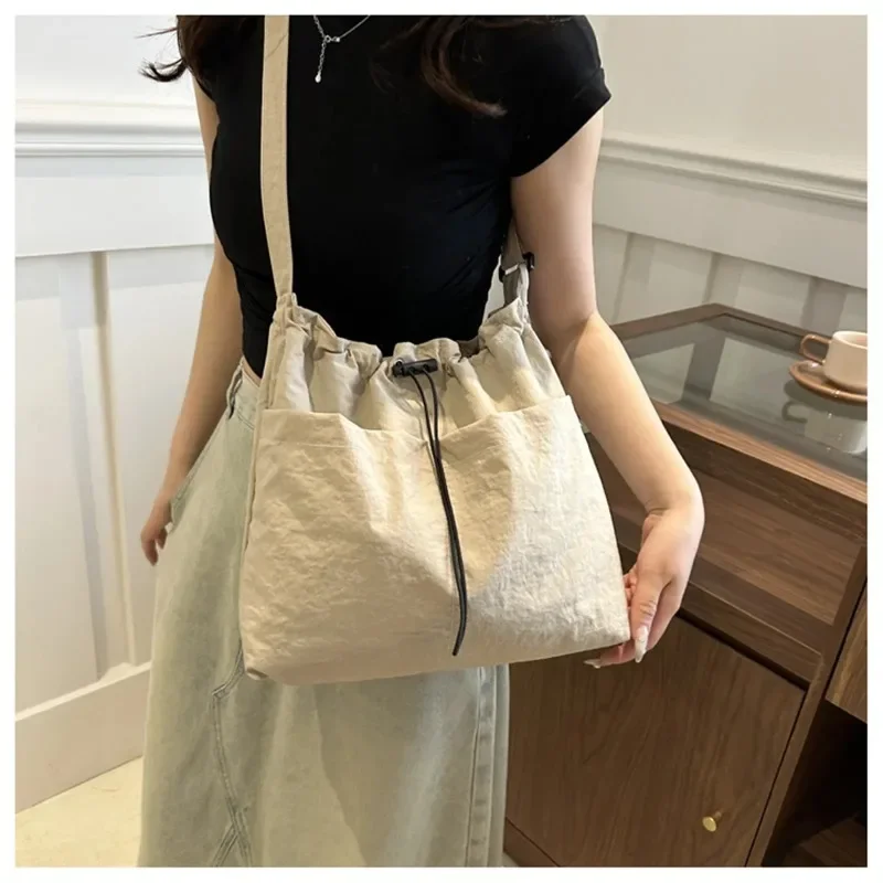 

Women's Daily Casual Shoulder Bag Large Capacity Adjustable Shoulder Strap Crossbody Bag Ins Fashion Wild Underarm Bag