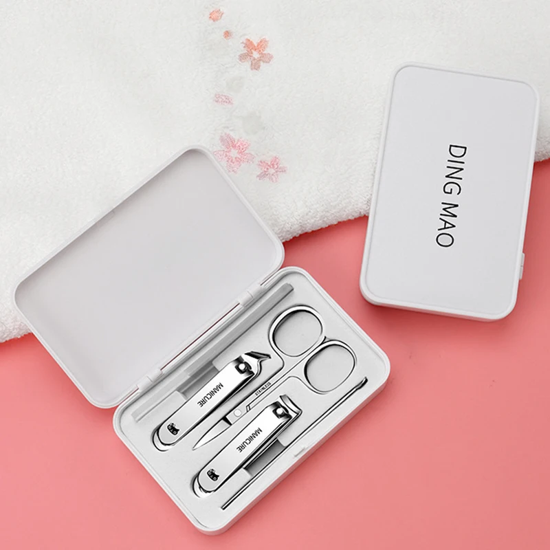 

Portable Sharp Nail Clippers Set with Plastic Box, Manicure Pedicure Tools, Nail Cutter Ear Pick Eyebrow Scissors, Family Gifts
