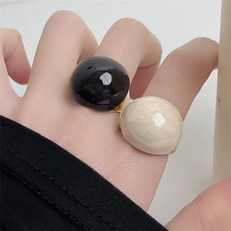 New Autumn Winter Chocolate Caramel round Open Ring for Women Suitable Enamel Modern Ring Daily Accessory