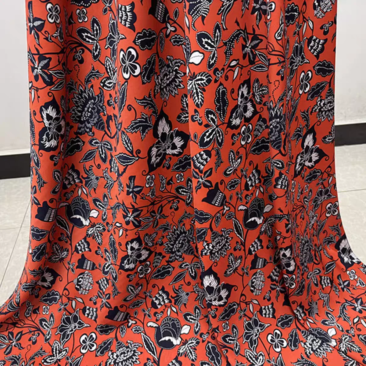 Hot Sale High Quality Colorful Wide Width Black Flowers Silk Stretch Double GGT Satin for Summer Women Dress with Fashion Design