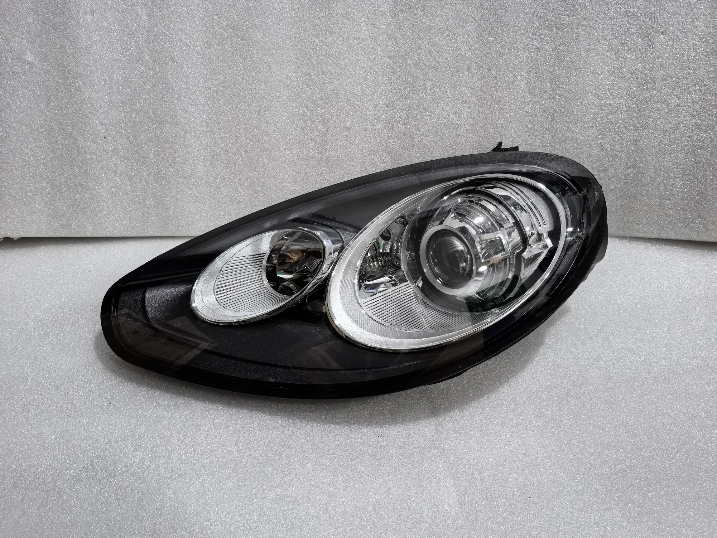 Original high-quality Paramera 970 hernia headlights with AFS suitable for Porsche Paramera dual hernia headlights