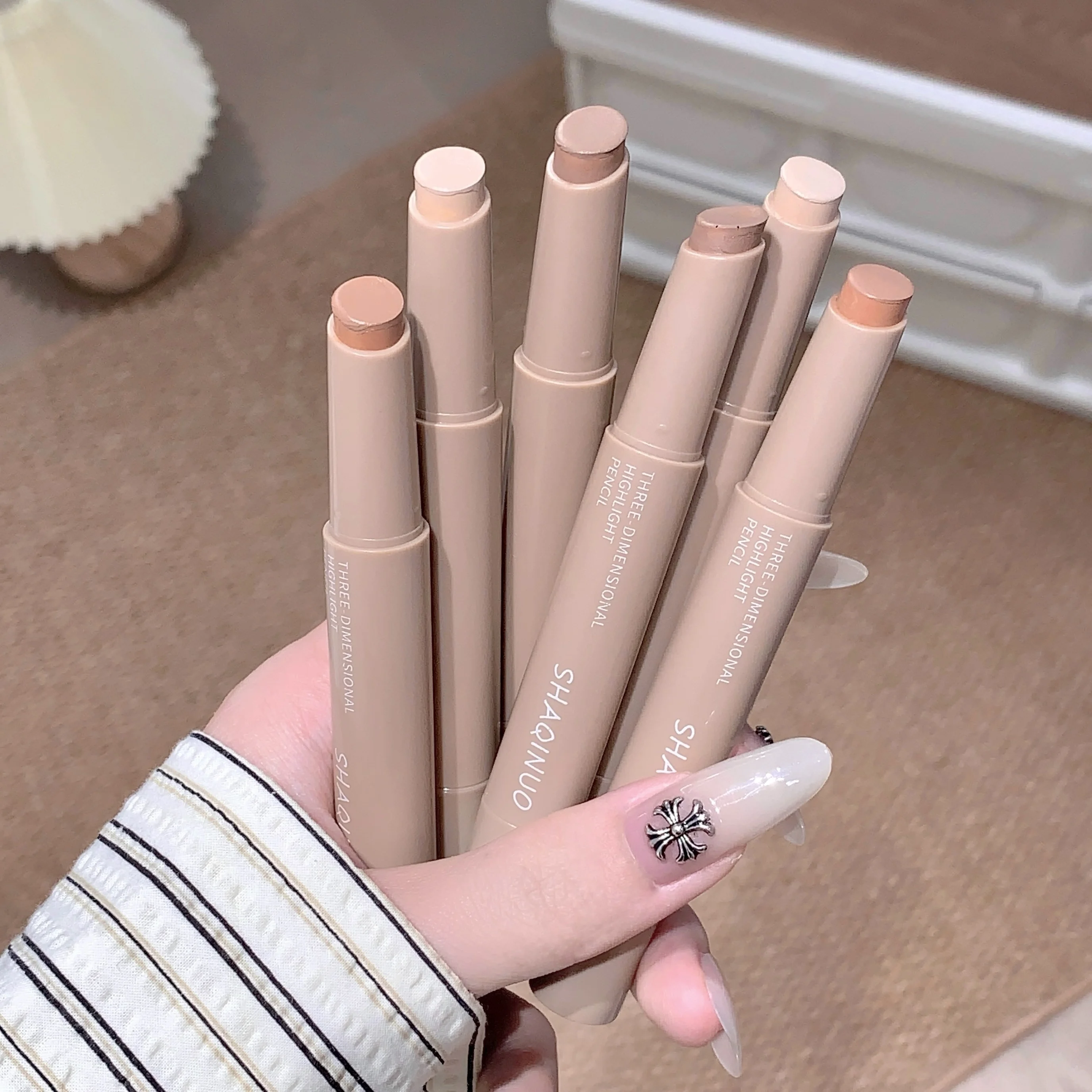 SHAQINUO Matte Nose Shadow Contour Pen Smooth Cream Texture Natural Long-lasting Not Easy to Smudge 3D Facial Contour Stick