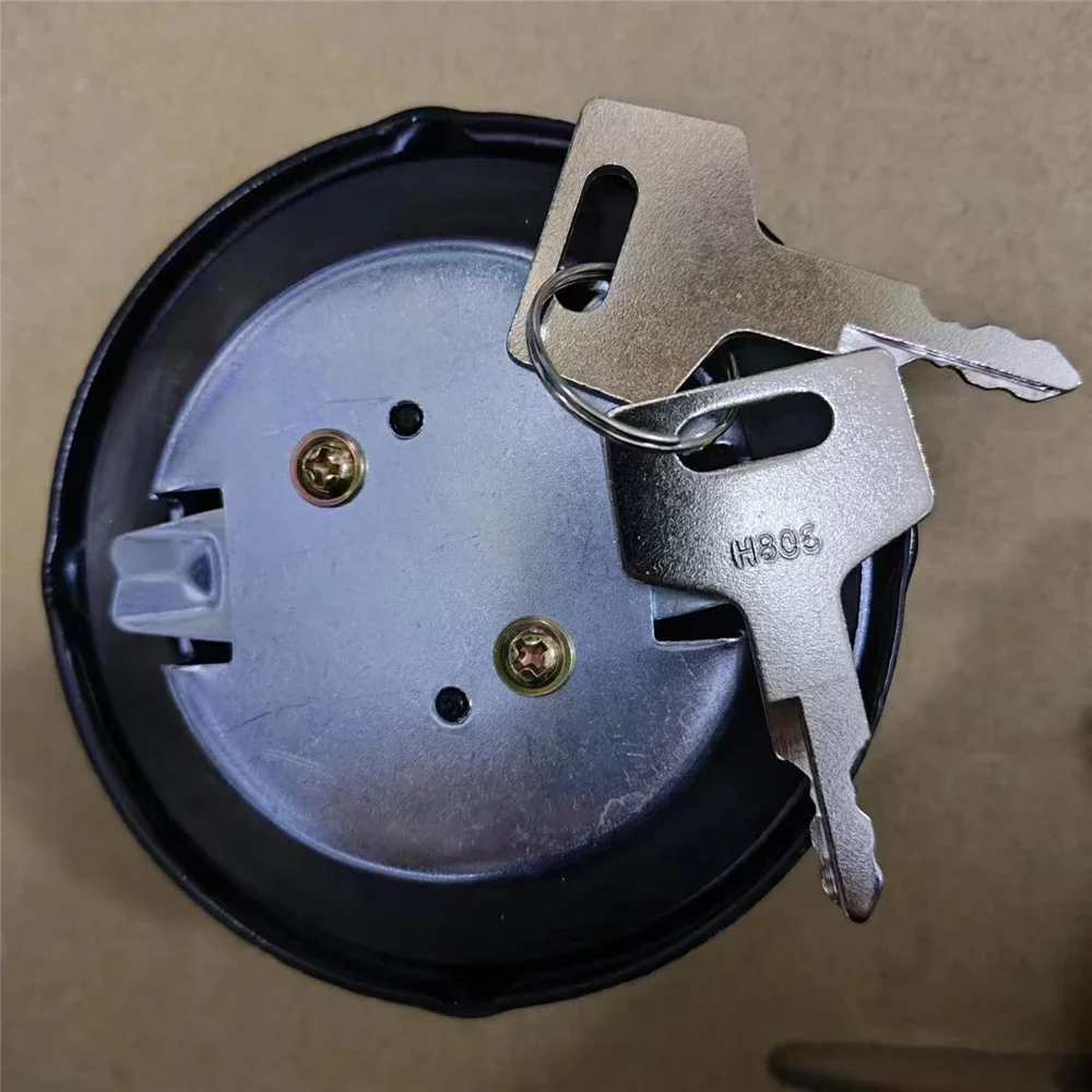 

Excavator Fuel Tank Cap with 2 Keys for Takeuchi Excavator Track Loader Excavator Accessories 15521-00500