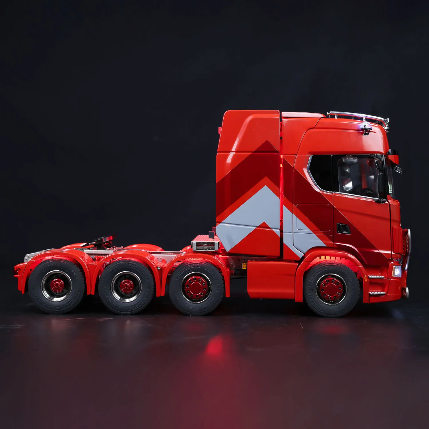 8x8 1/14 770S RC Tractor Truck Metal Chassis Radio Control DIY Lorry Lock Differential 3Speed Cab Suspension Smoking ST8 Battery