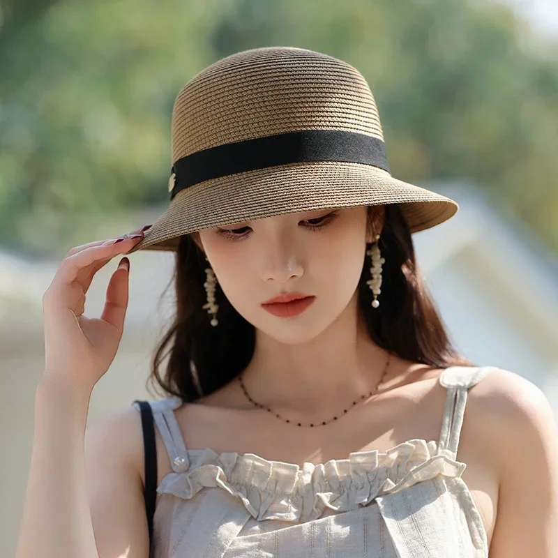القش قبعة للنساء الإناث قبة القش قبعة قناع قبعة للشاطئ سيدة قبعة الشمس الصيف الفرنسية الرجعية توبر تنوعا 2025 جديد