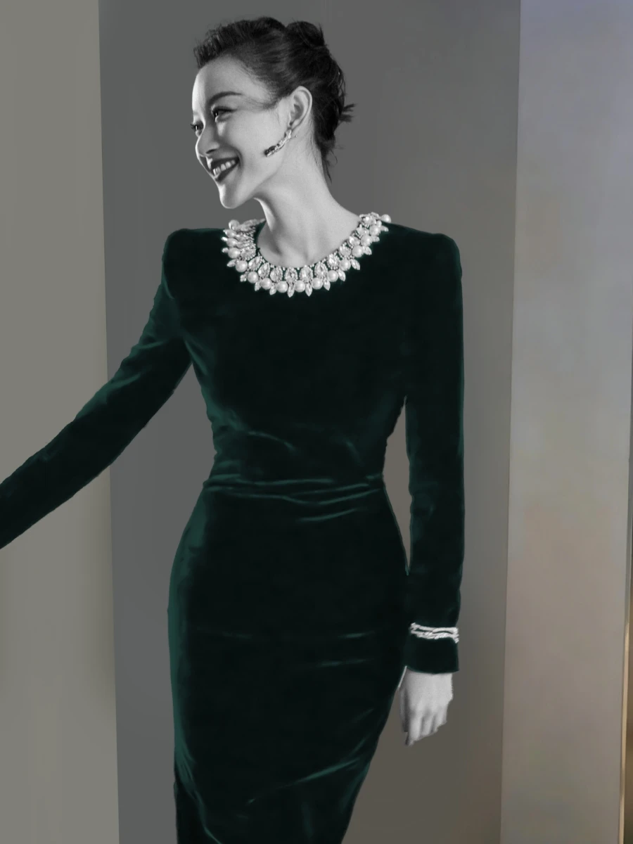 

Элегантное вечернее платье из бархата с высокой талией, молнией и бриллиантовыми акцентами, длинный рукав, для важных мероприятий