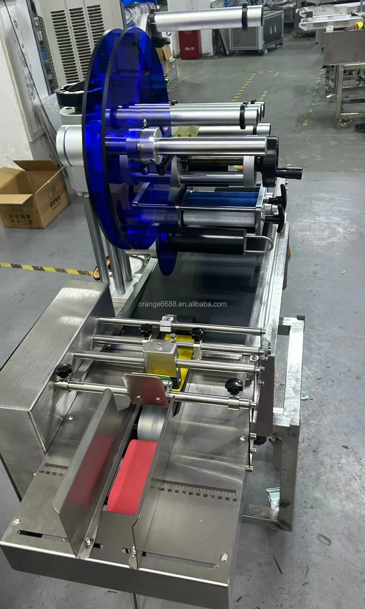 

Quick Shipment Automatic Desktop Flat Surface Labeling Machine for Mylar Bags Zipper Pouches Flat Automatic Labeler with Feeder