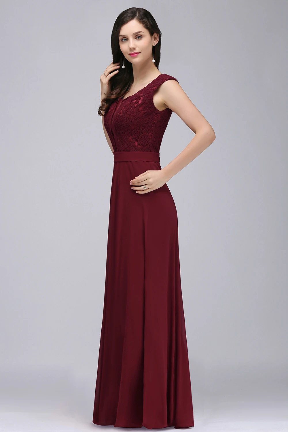 Elegant Long Burgundy Evening Dresses 2023 Sexy Illusion O Neck Lace Sleeveless A-Line Chiffon Formal Party Prom Gowns Vestidos