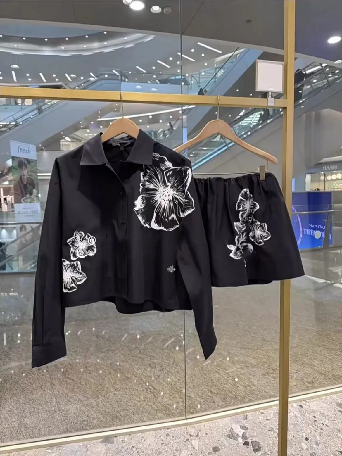 

Романтический комплект: свободная хлопковая рубашка с большим цветочным воротником и короткая юбка, женская модная одежда для весны и лета, повседневная спортивная одежда